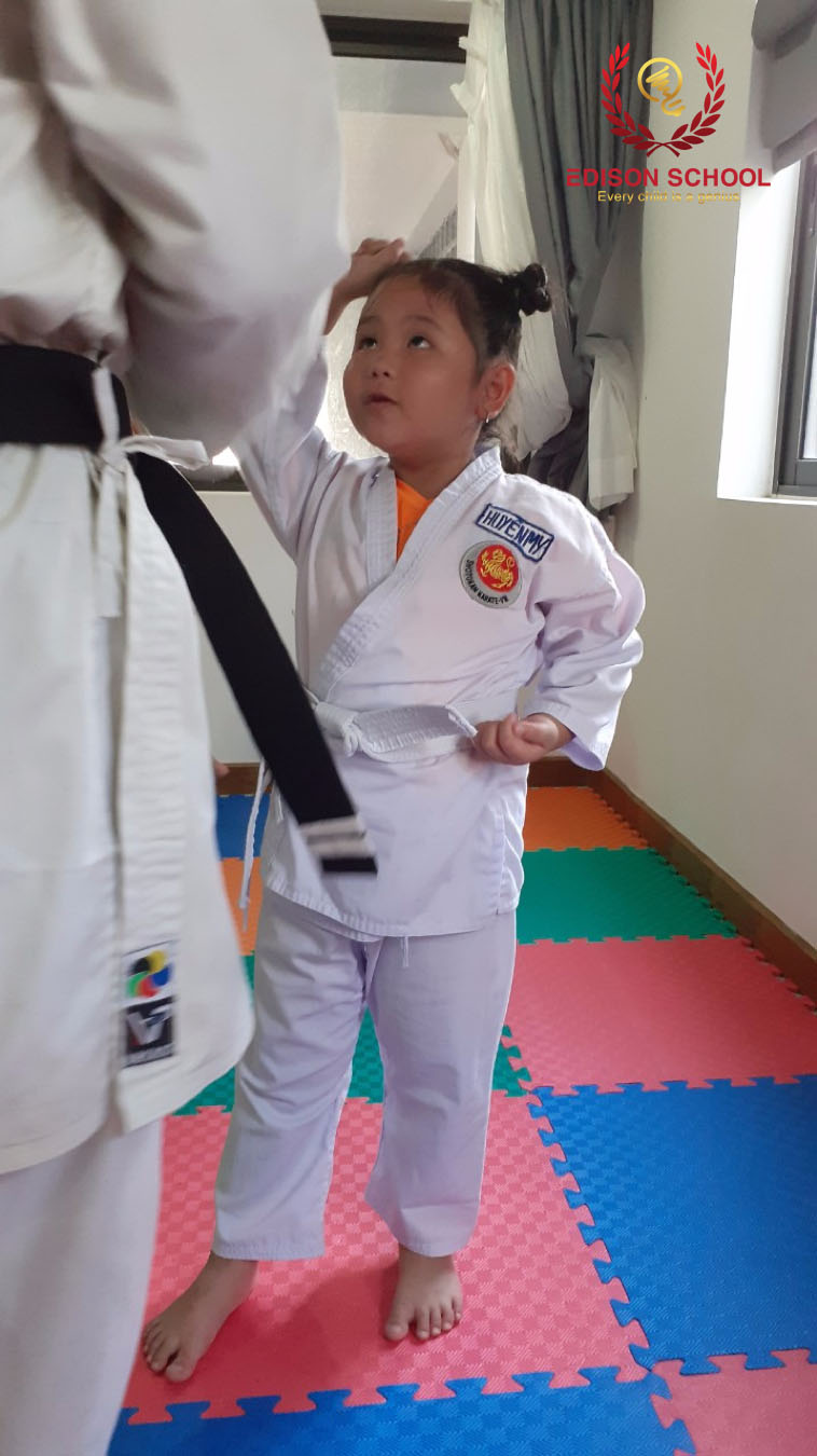 Cách để Tự học karate cơ bản 12 Bước kèm Ảnh  wikiHow